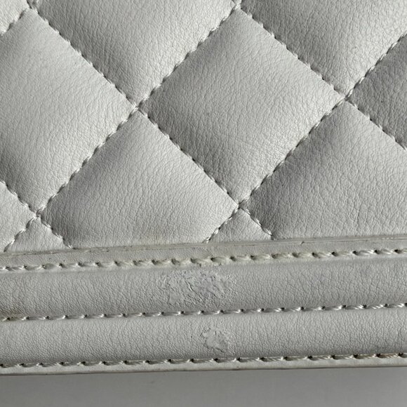 Aldo White Quilted Crossbody Purse with Gold Chain - Picture 3 of 16